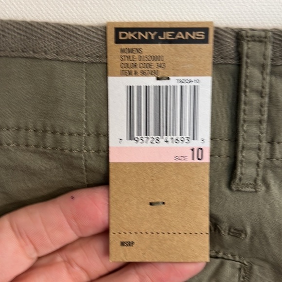 Dkny cotton blend Bermuda/Cargo shorts NWT size 10 green color - Picture 3 of 15